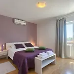 Nina Villa Tar-Vabriga