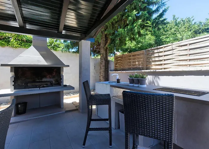 빌라 Nina Tar-Vabriga