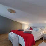 Nina Tar-Vabriga