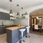 Nina Vila Tar-Vabriga